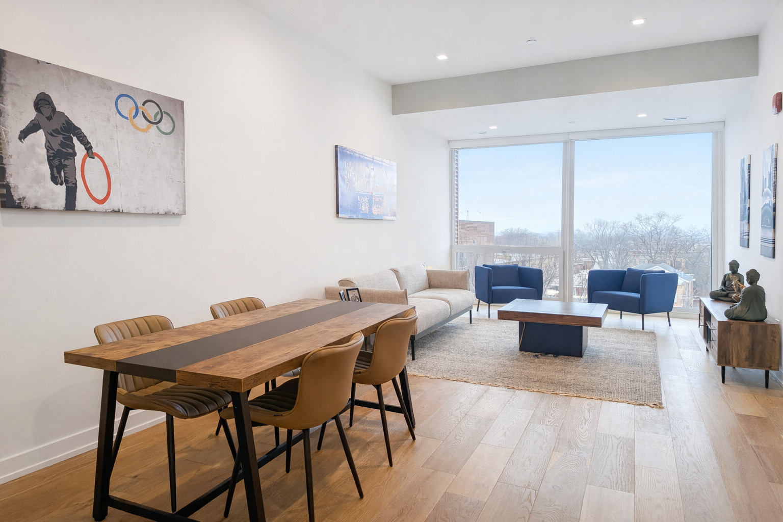 4513 N CLARK Street Unit: 503