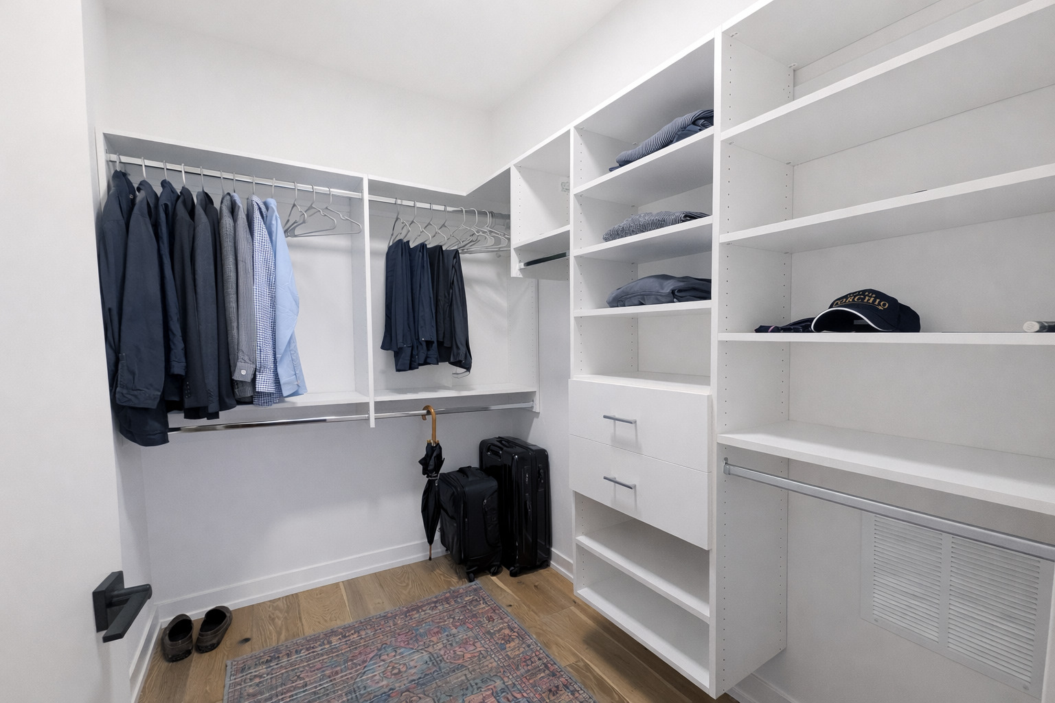 4513 N CLARK Street Unit: 503