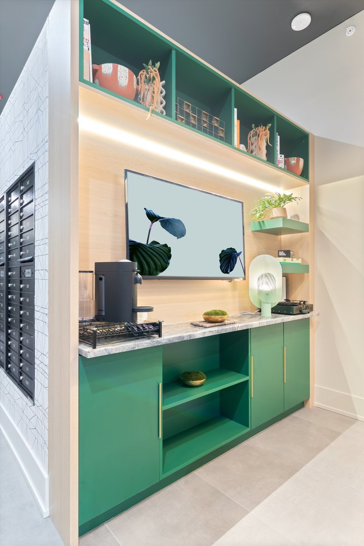 4513 N CLARK Street Unit: 503