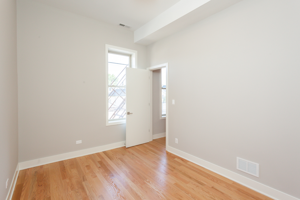 1134 W 18th Street Unit: 2R