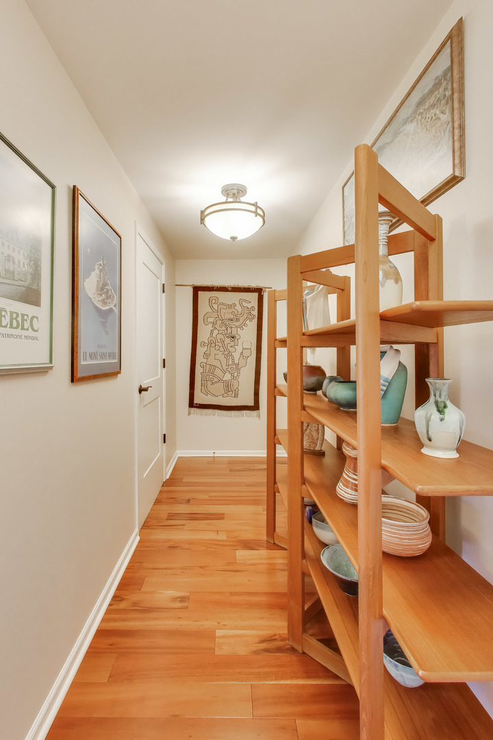 345 N LaSalle Street Unit: 901