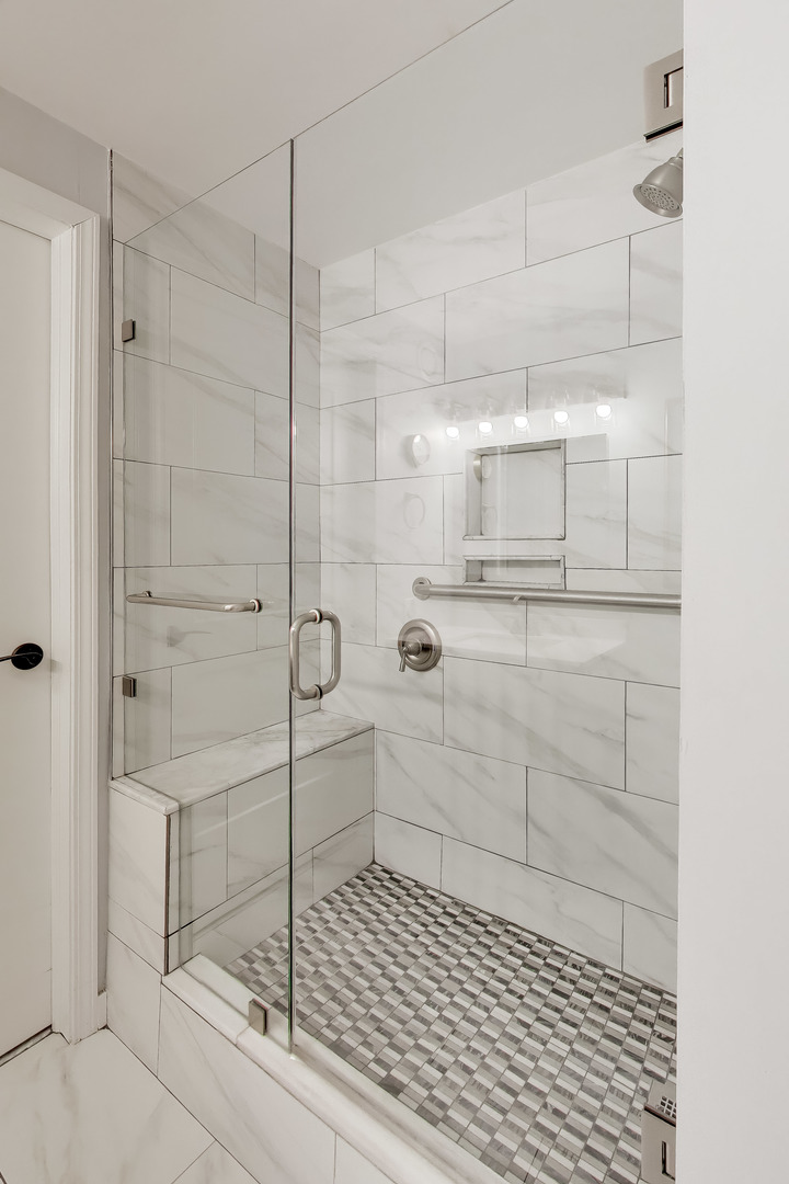345 N LaSalle Street Unit: 901