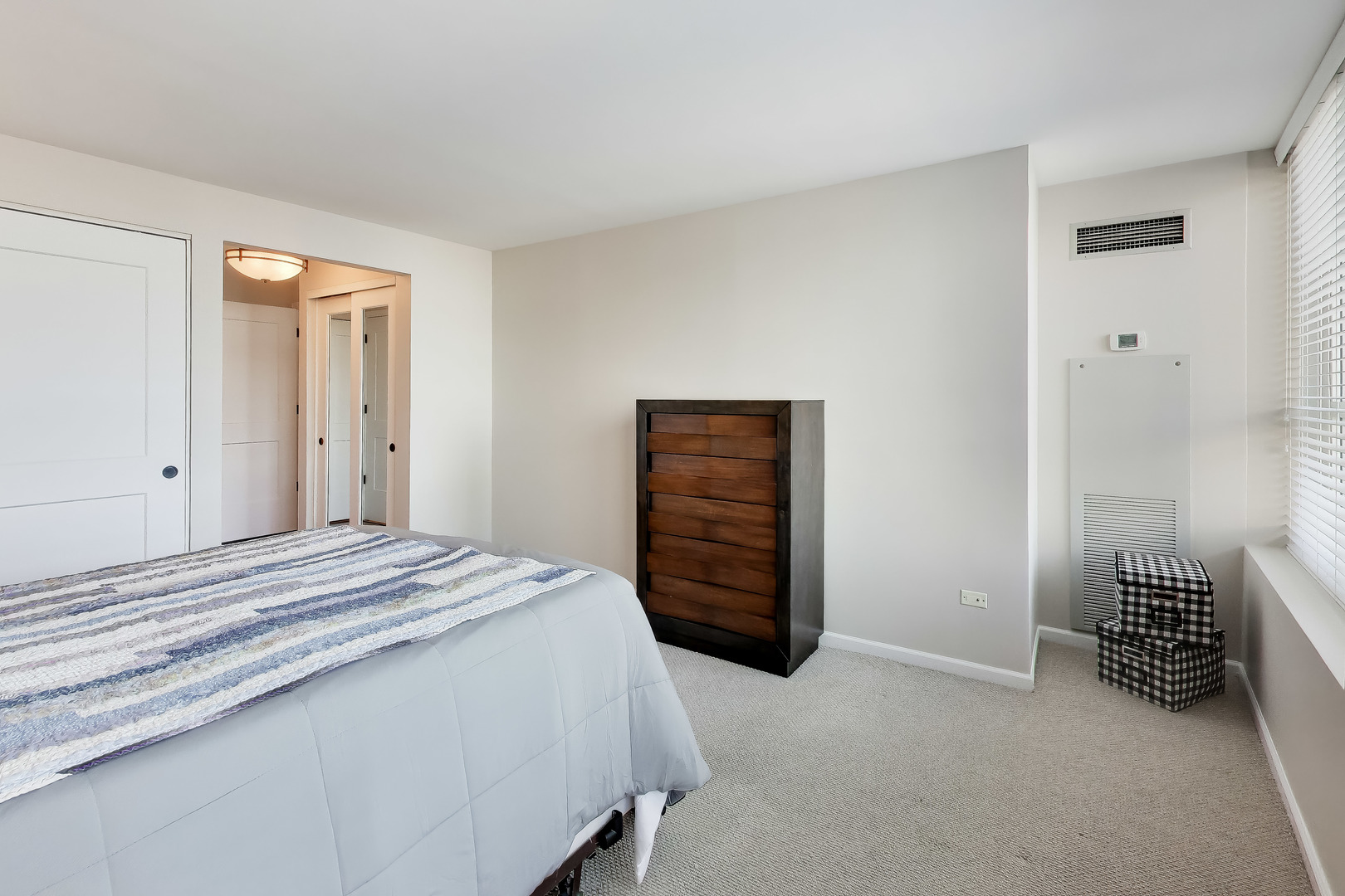 345 N LaSalle Street Unit: 901