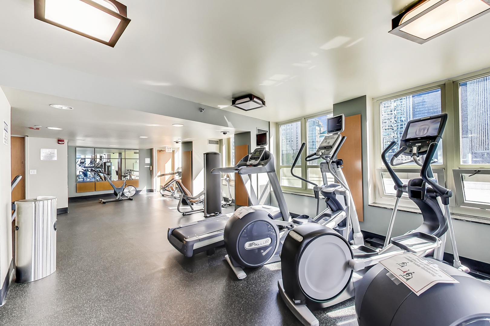 345 N LaSalle Street Unit: 901