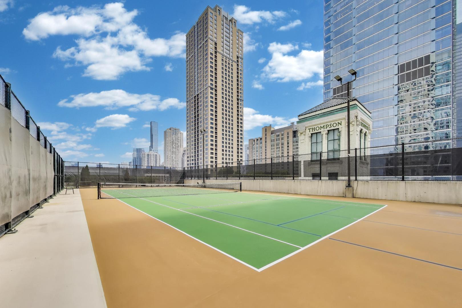 345 N LaSalle Street Unit: 901
