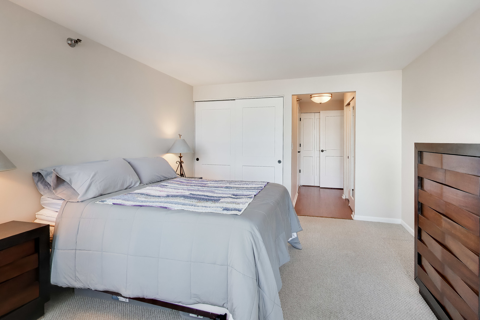 345 N LaSalle Street Unit: 901