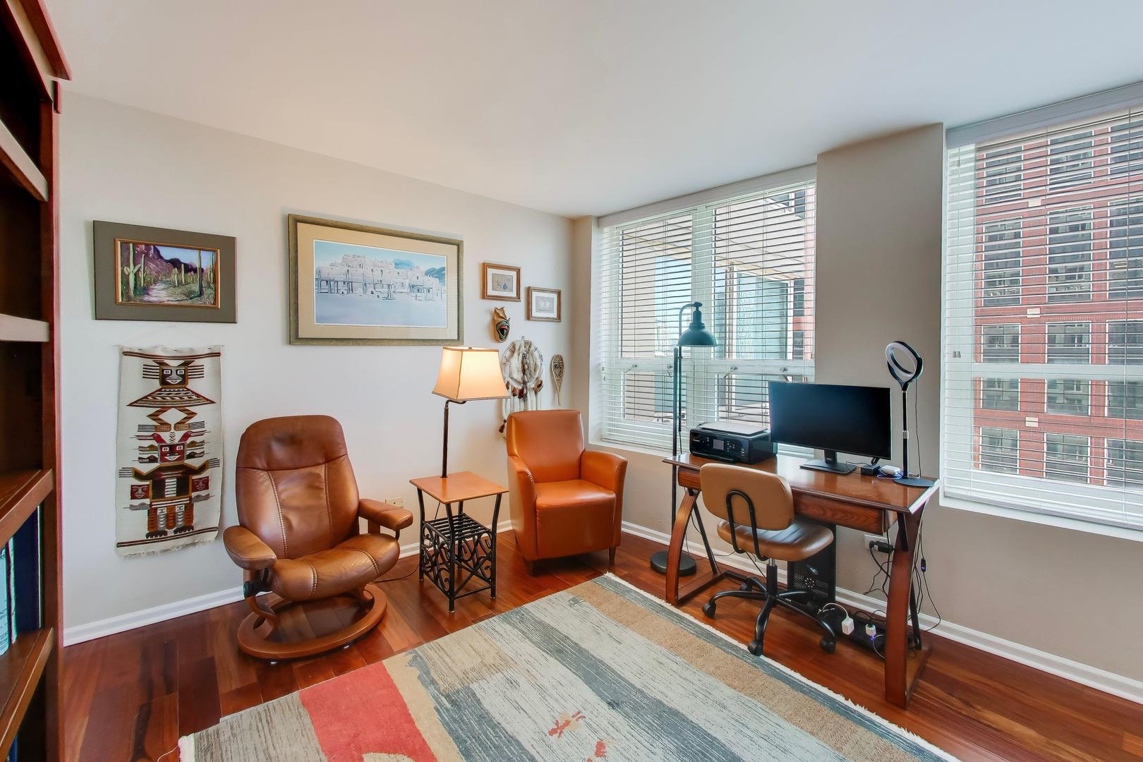345 N LaSalle Street Unit: 901