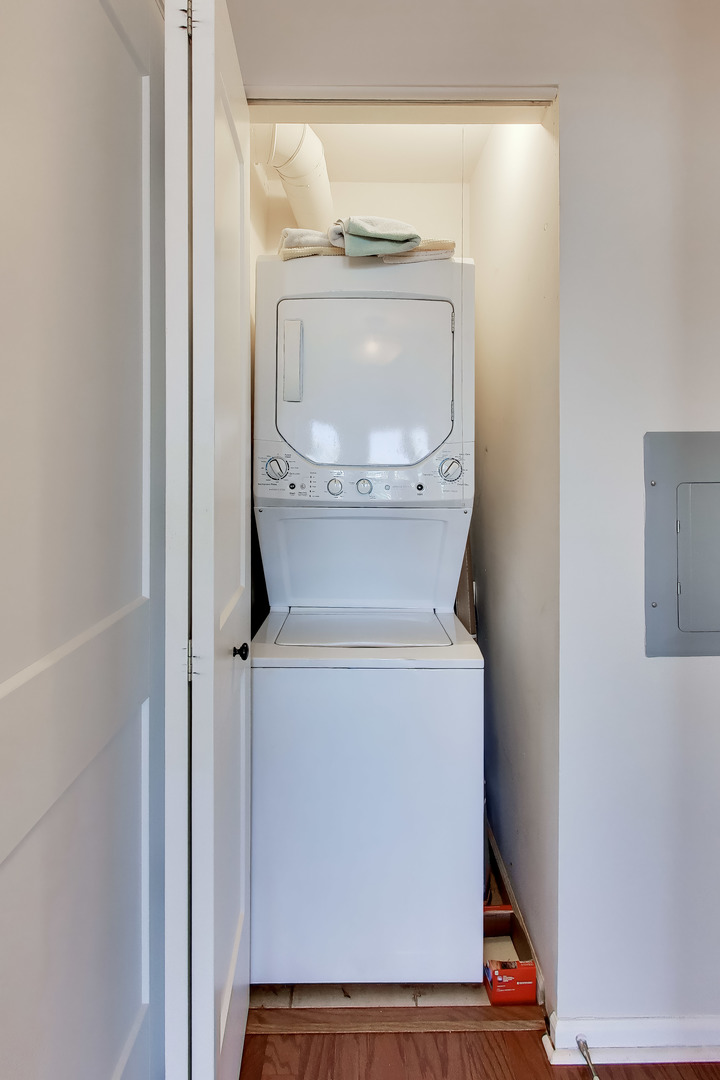 345 N LaSalle Street Unit: 901