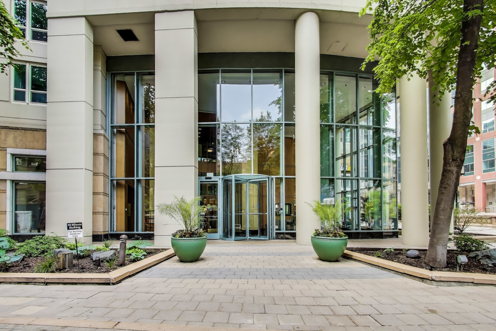 345 N LaSalle Street Unit: 901