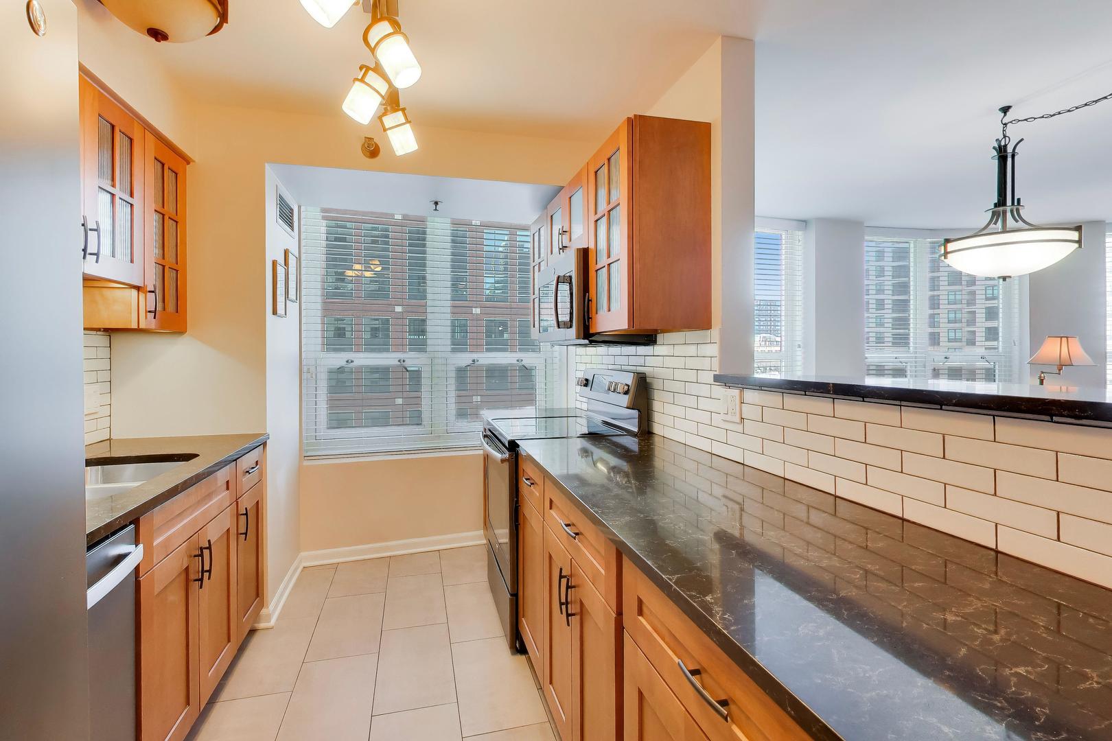 345 N LaSalle Street Unit: 901