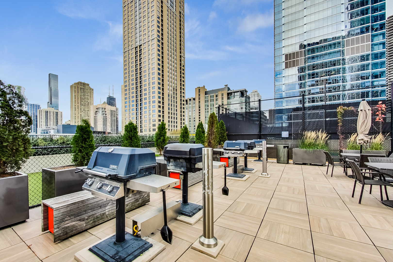345 N LaSalle Street Unit: 901