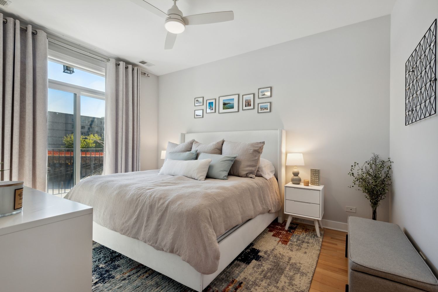 821 W Superior Street Unit: 3