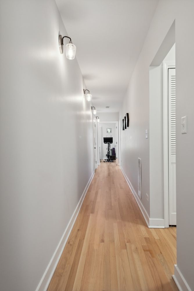 821 W Superior Street Unit: 3