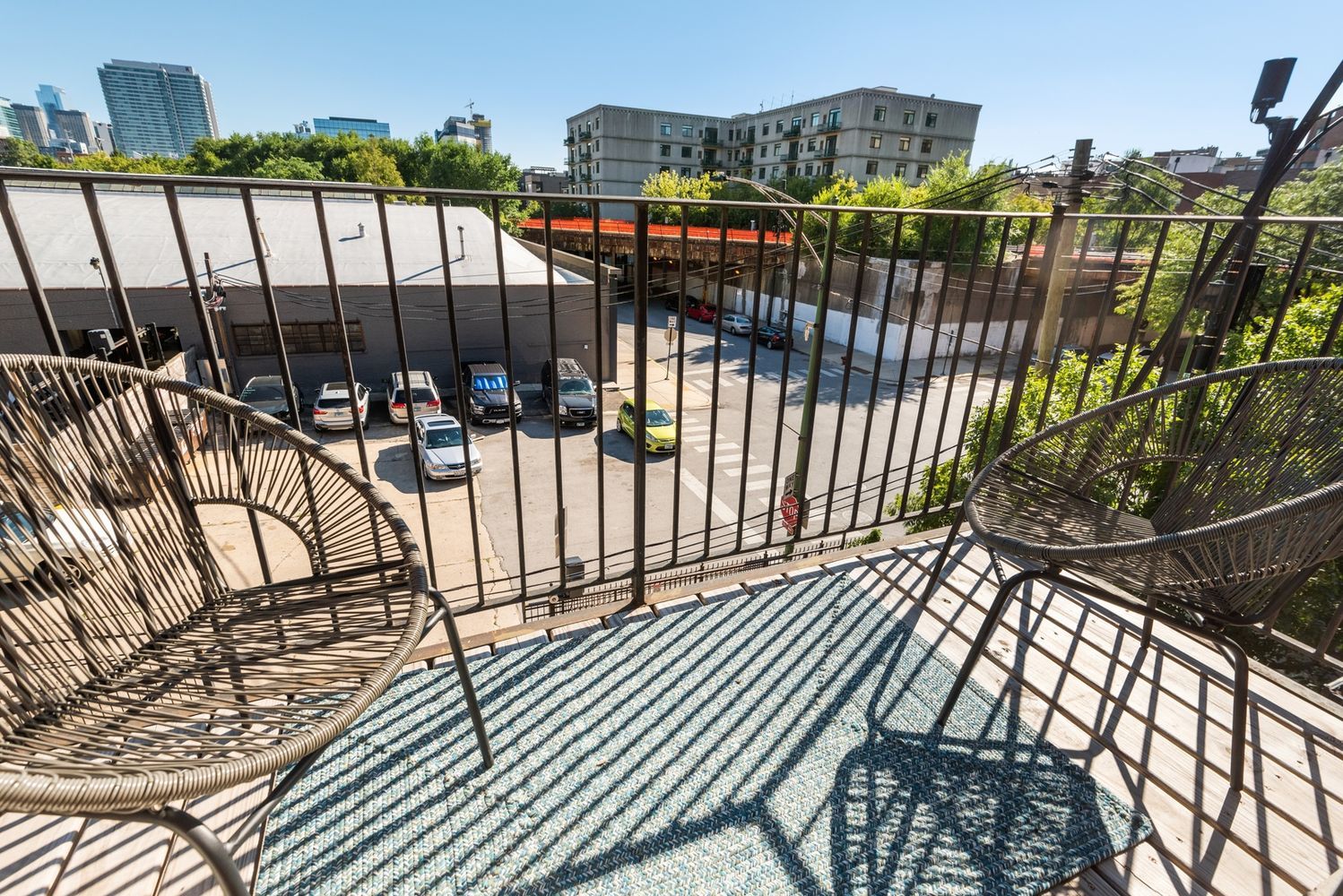 821 W Superior Street Unit: 3