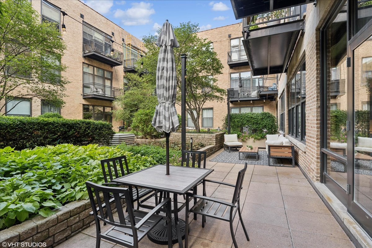 1040 W Adams Street Unit: 110