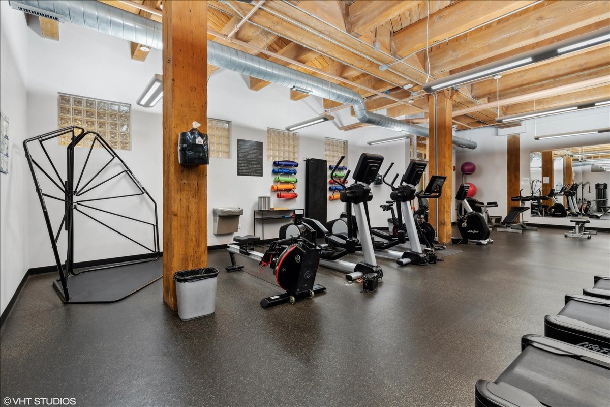 1040 W Adams Street Unit: 110