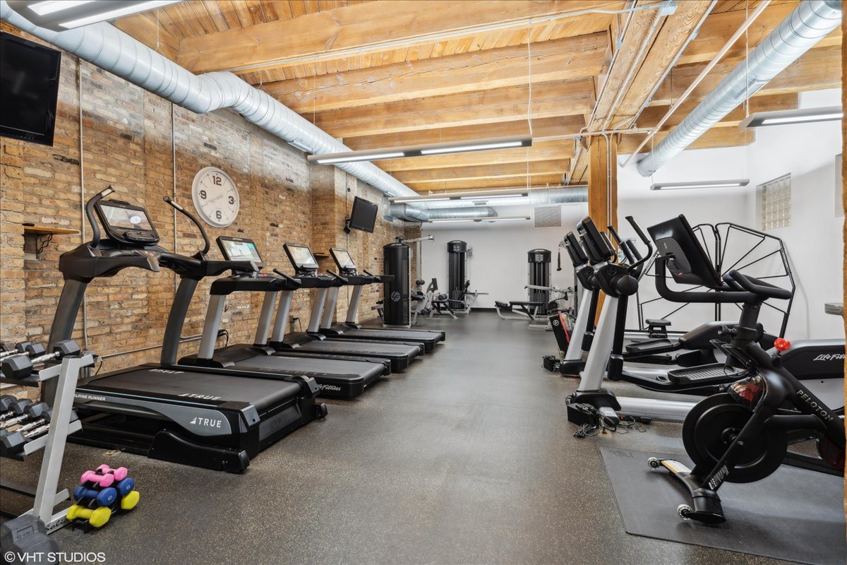 1040 W Adams Street Unit: 110