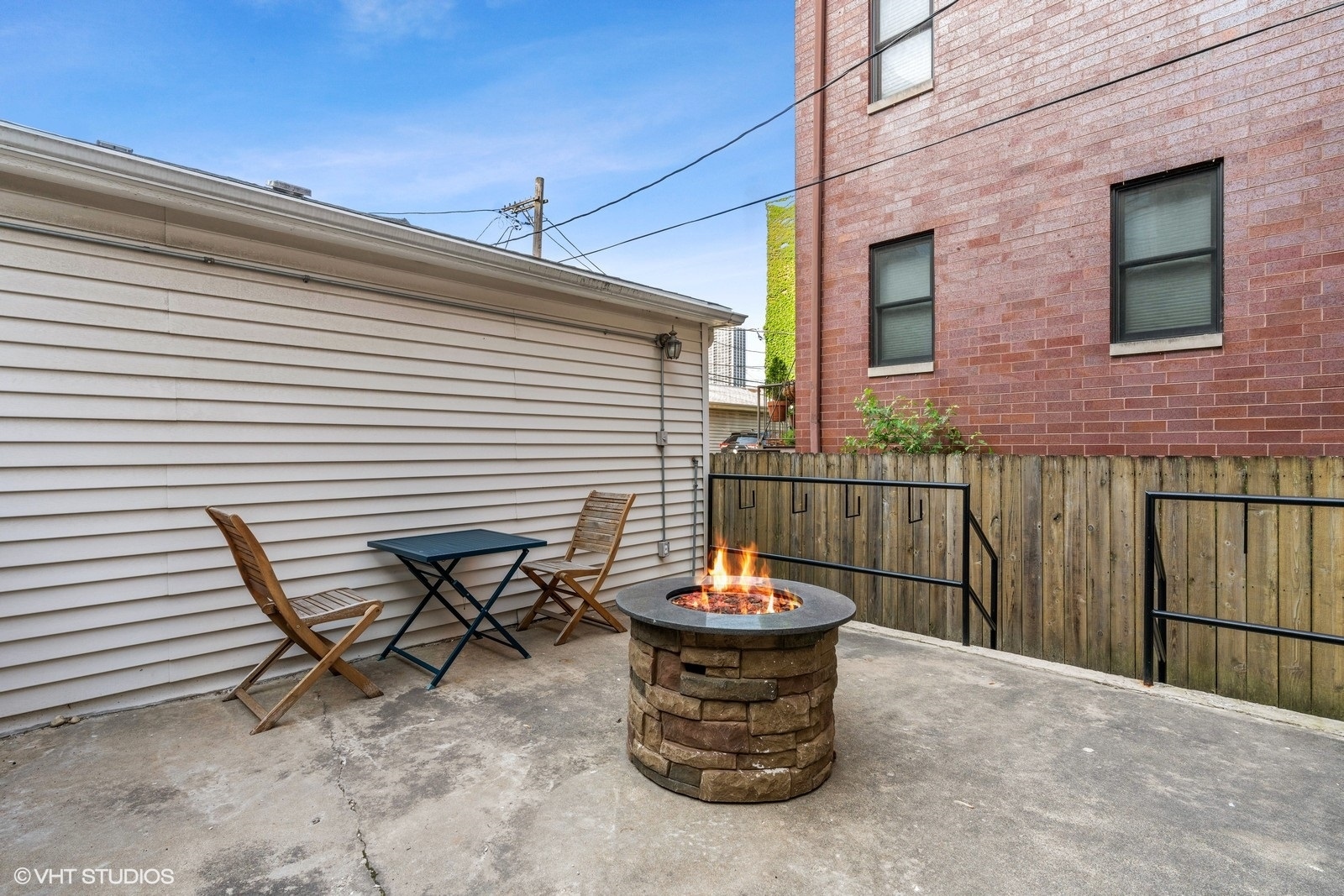 330 W EVERGREEN Avenue Unit: 3