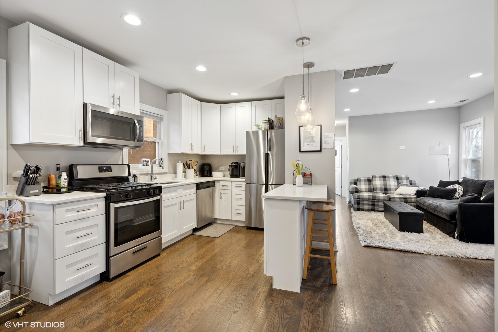 330 W EVERGREEN Avenue Unit: 3