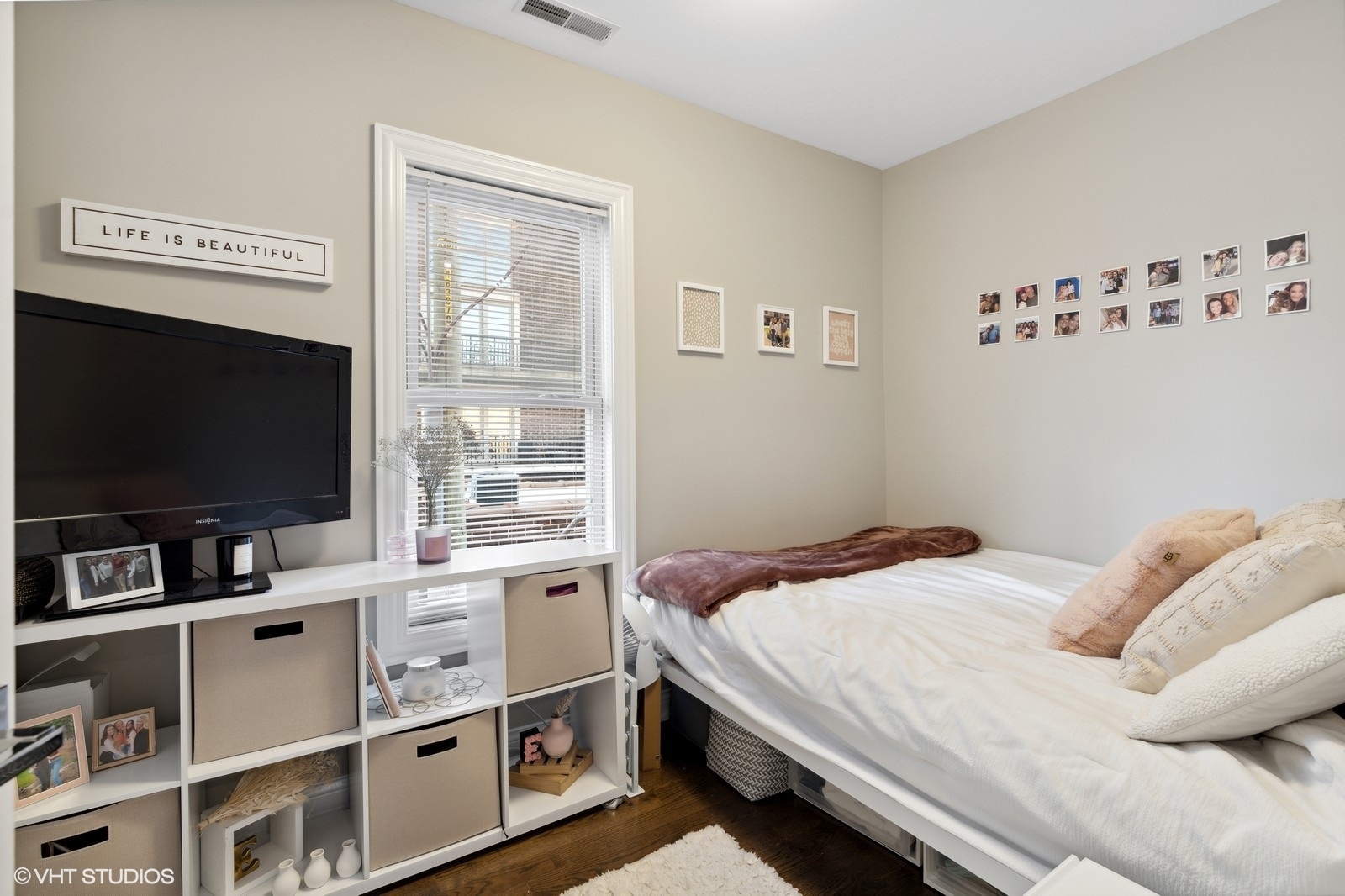 330 W EVERGREEN Avenue Unit: 3