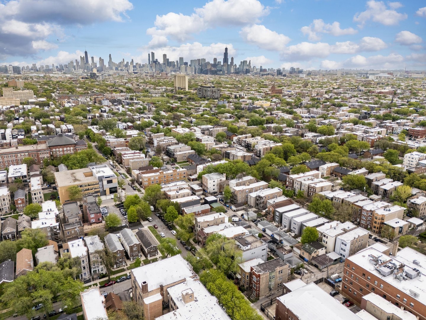 2733 W Hirsch Street Unit: 2E
