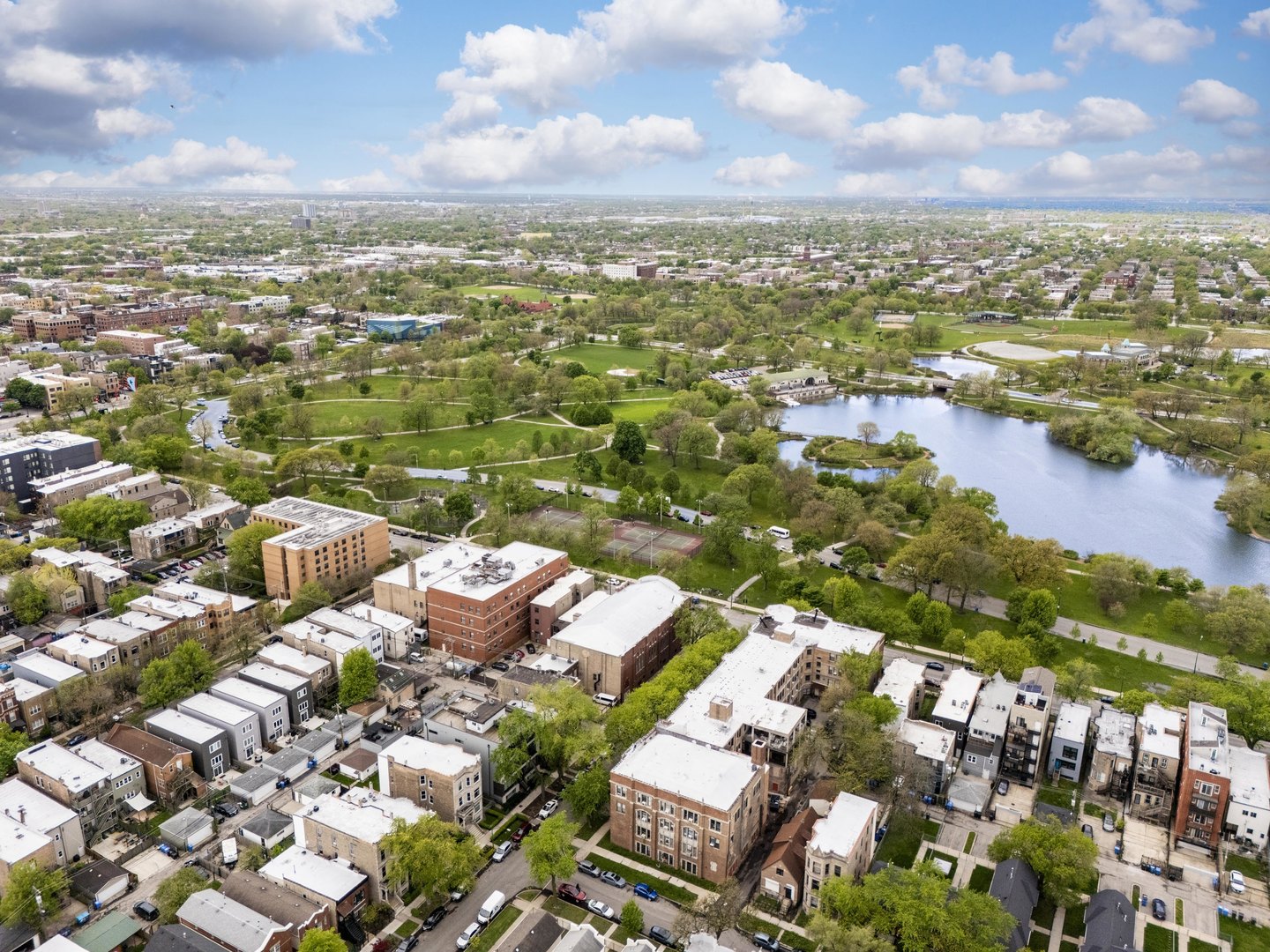 2733 W Hirsch Street Unit: 2E