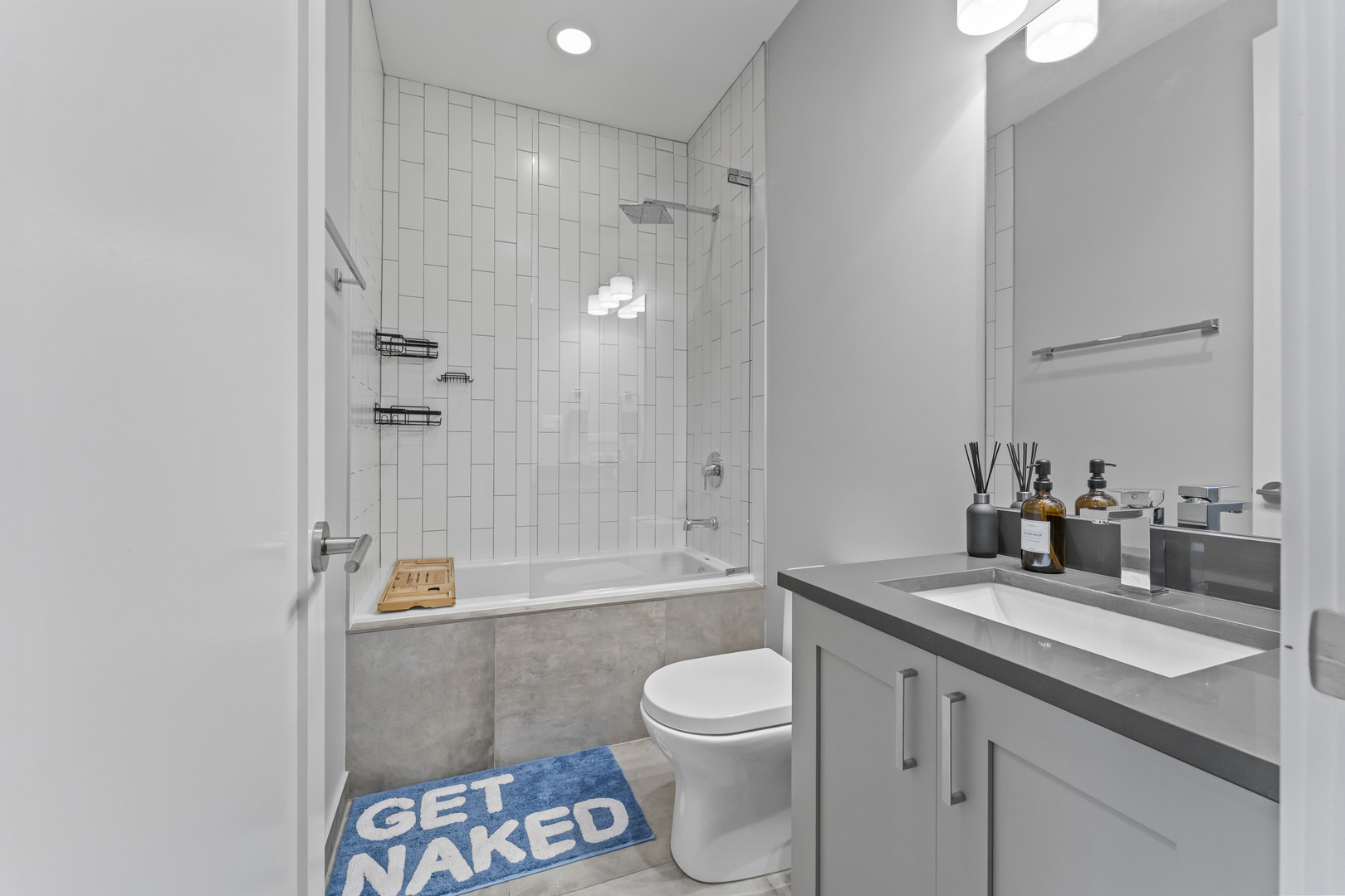 2733 W Hirsch Street Unit: 2E