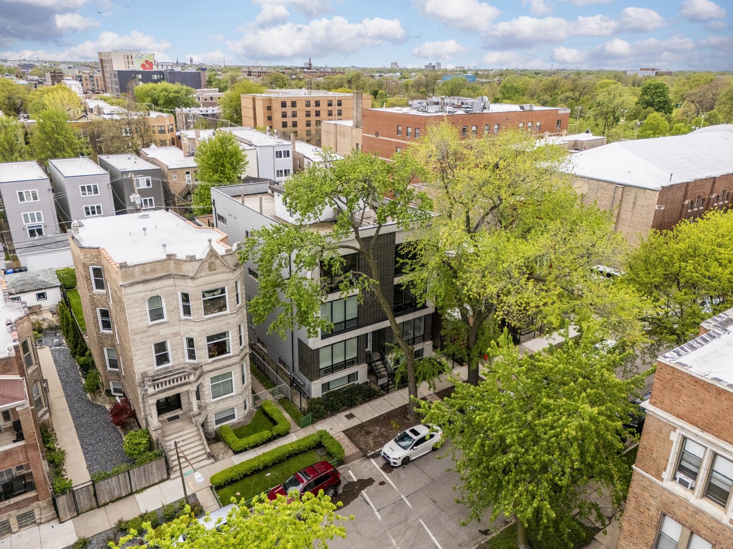 2733 W Hirsch Street Unit: 2E