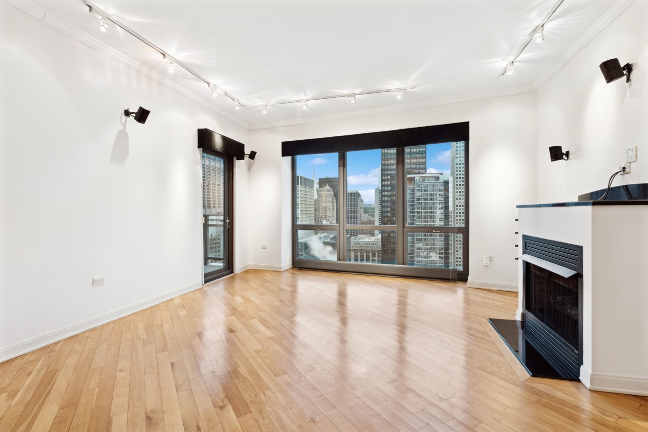 130 N Garland Court Unit: 3202