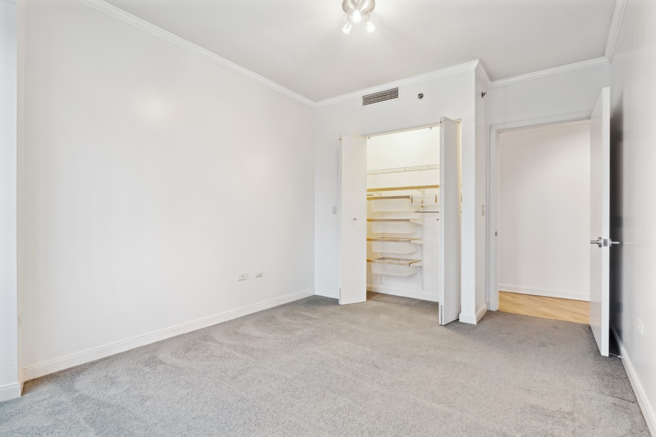 130 N Garland Court Unit: 3202