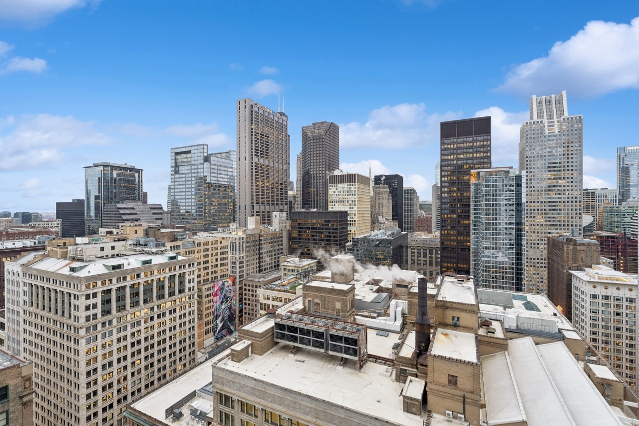 130 N Garland Court Unit: 3202