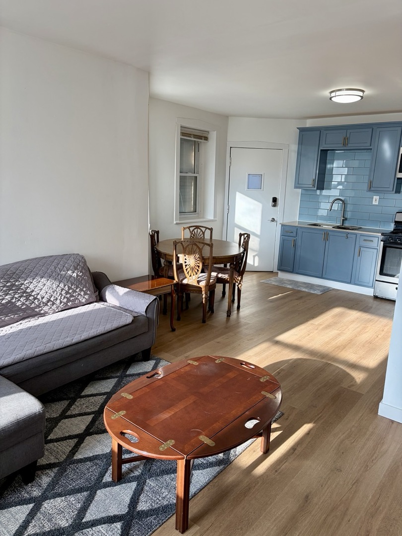 2138 N Keeler Avenue Unit: 1