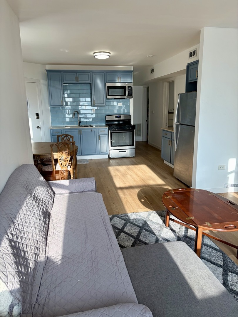 2138 N Keeler Avenue Unit: 1