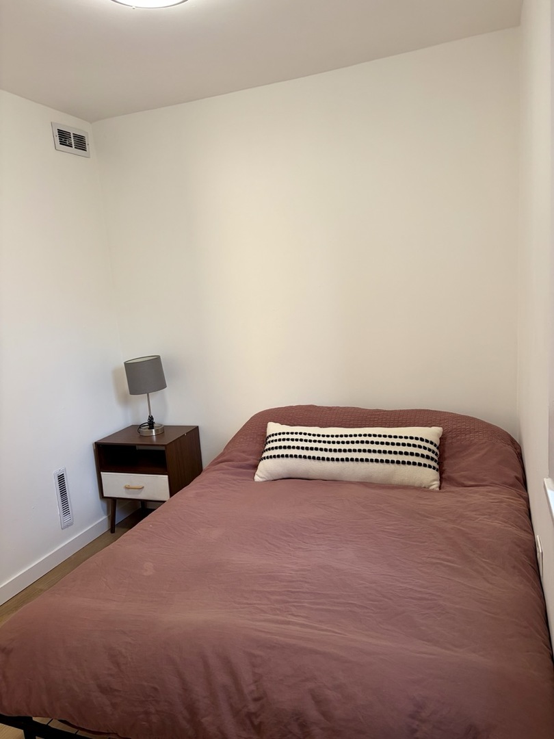 2138 N Keeler Avenue Unit: 1