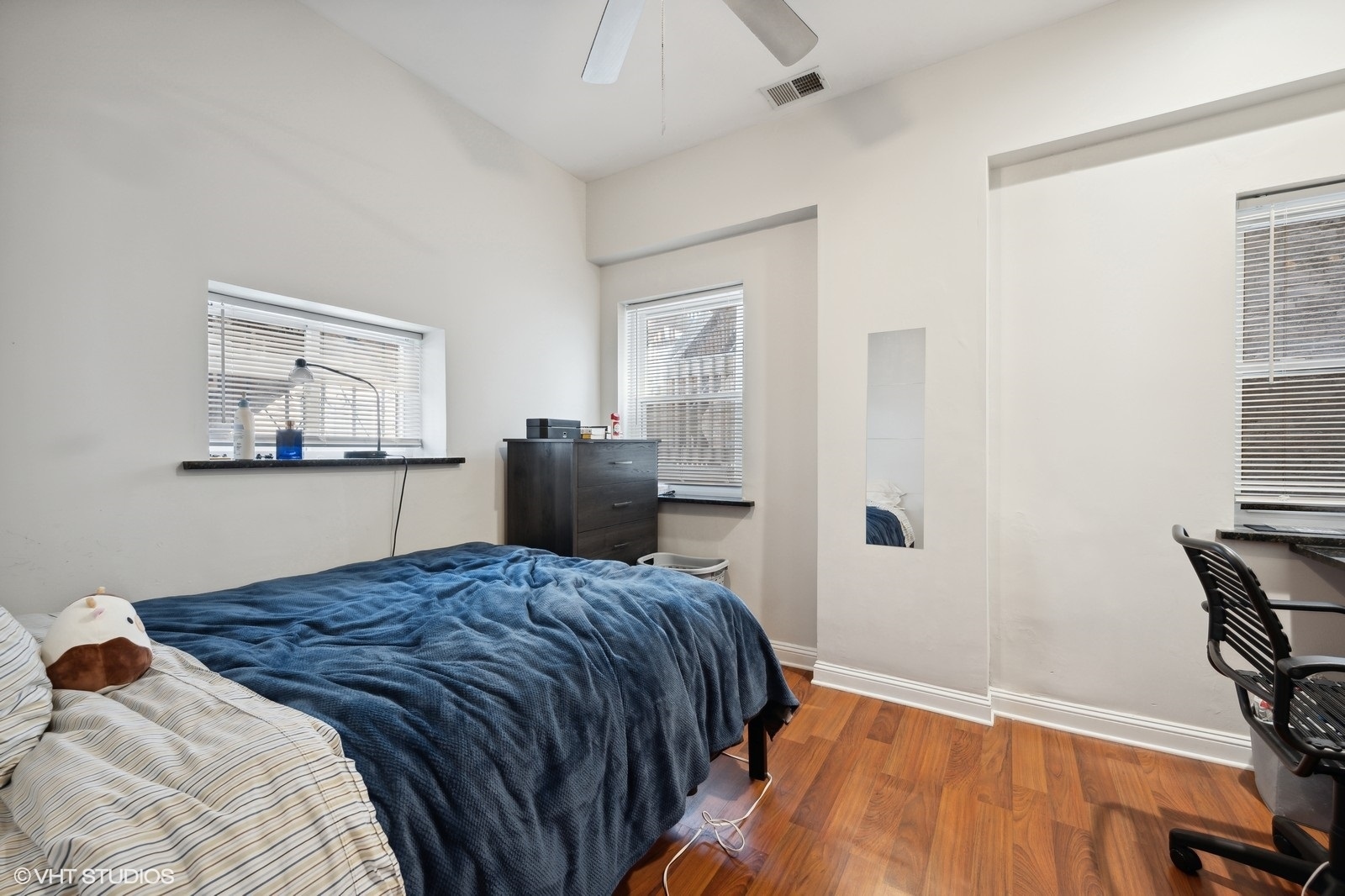 116 W Grand Avenue Unit: 2