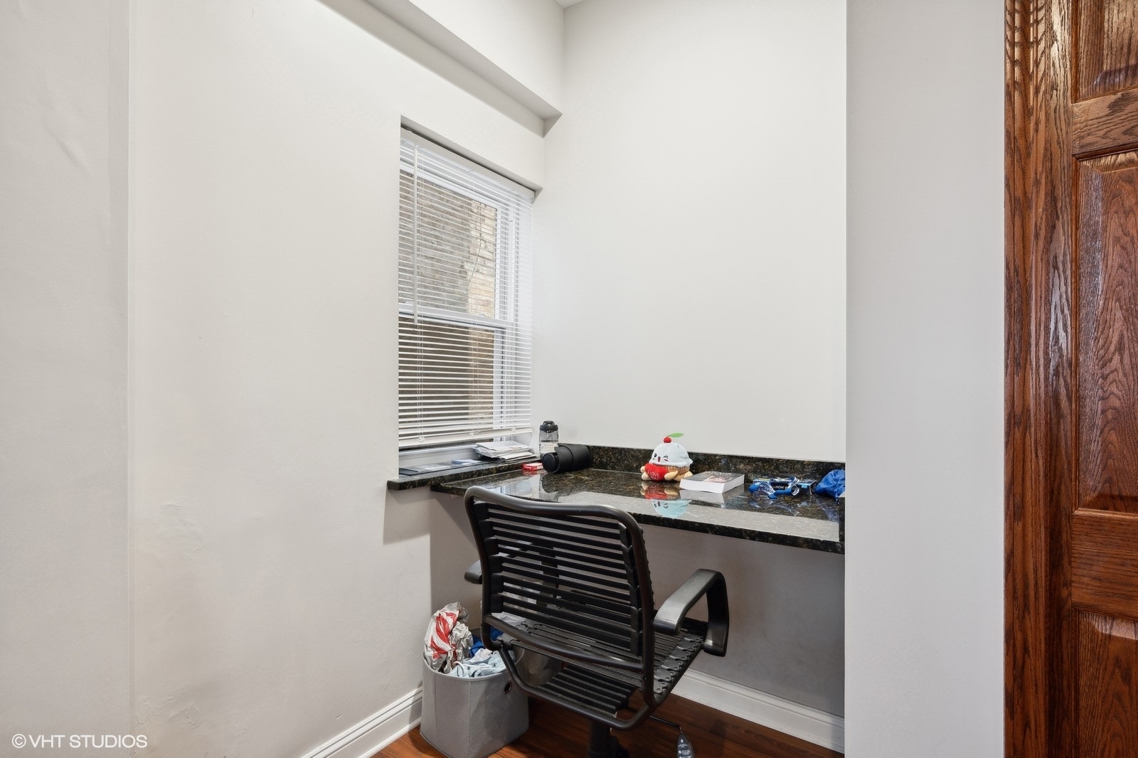 116 W Grand Avenue Unit: 2