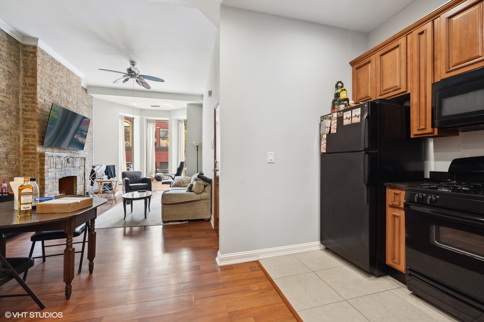 116 W Grand Avenue Unit: 2