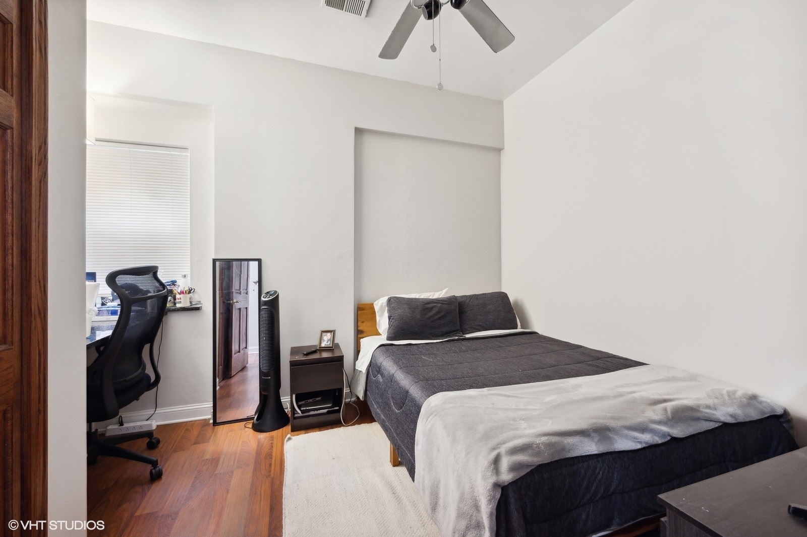 116 W Grand Avenue Unit: 2