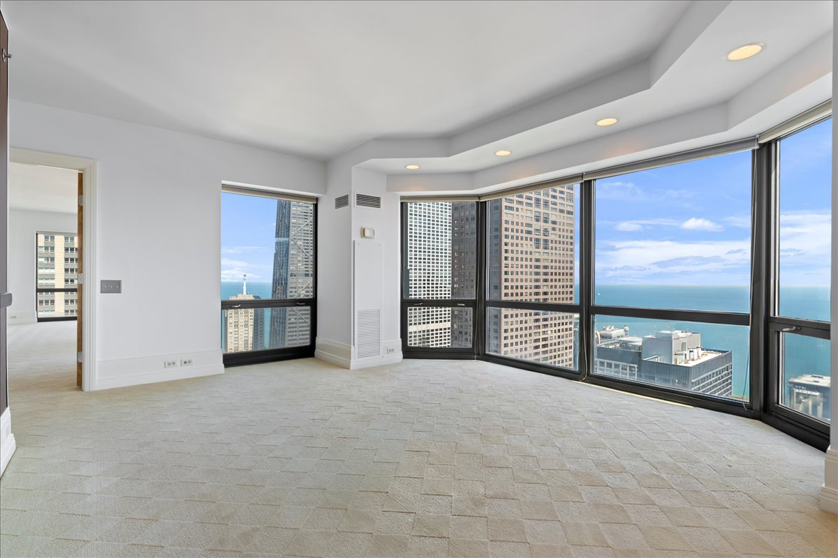 100 E Huron Street Unit: 4703