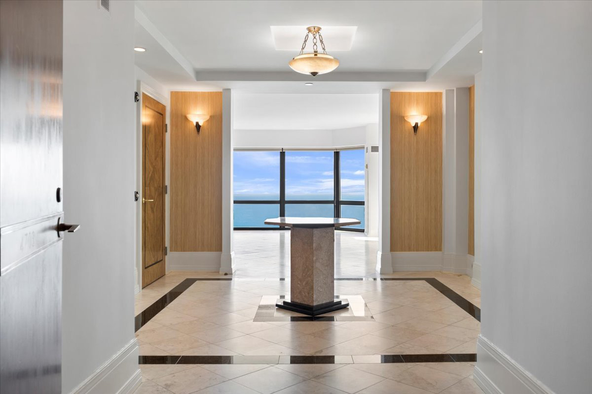 100 E Huron Street Unit: 4703