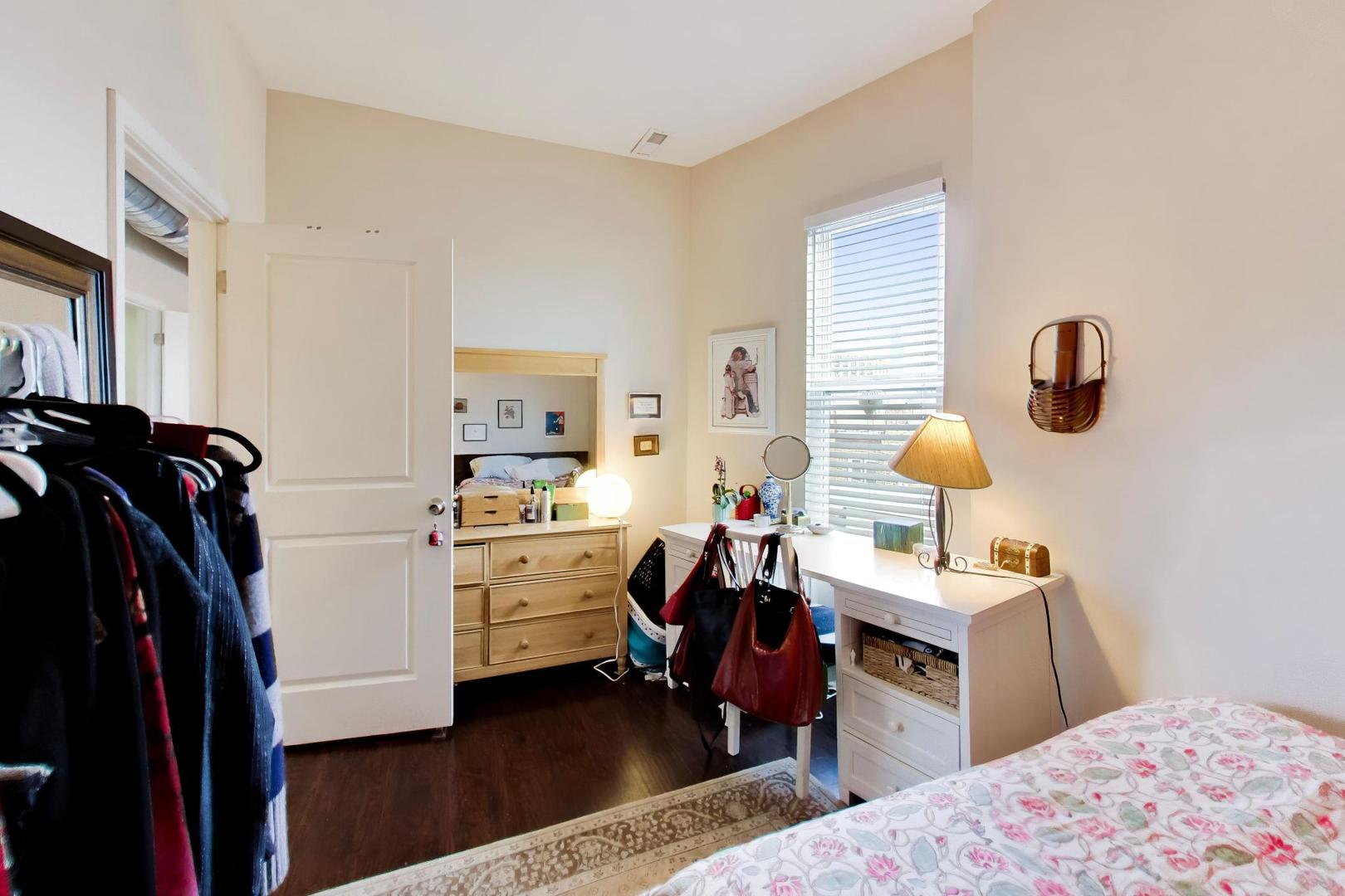 1418 W 18th Street Unit: 3