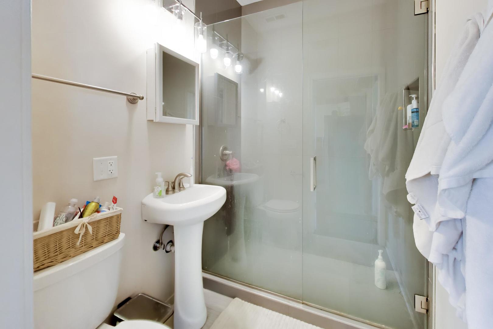 1418 W 18th Street Unit: 3