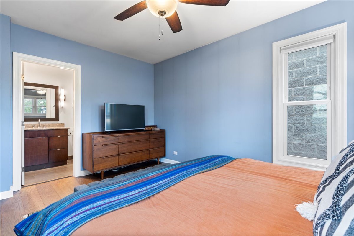 3051 N Clifton Avenue Unit: 3