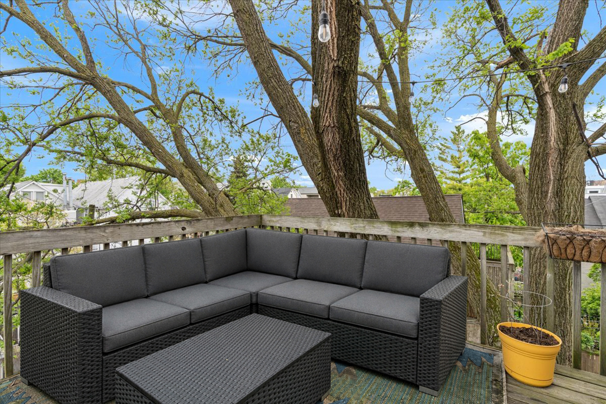 3051 N Clifton Avenue Unit: 3