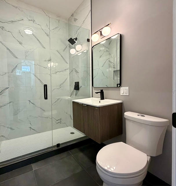 846 N Hoyne Avenue Unit: 1F