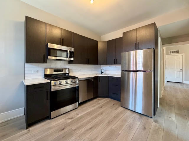 846 N Hoyne Avenue Unit: 1F
