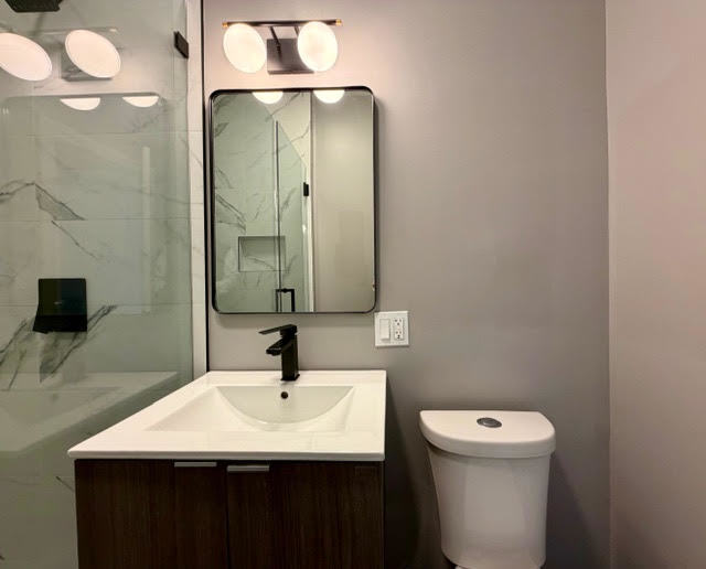 846 N Hoyne Avenue Unit: 1F
