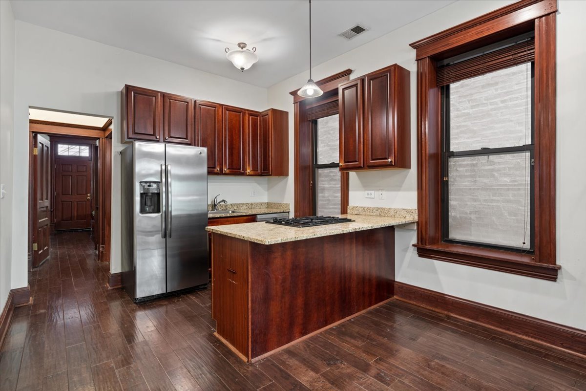 2044 W HADDON Avenue Unit: 1