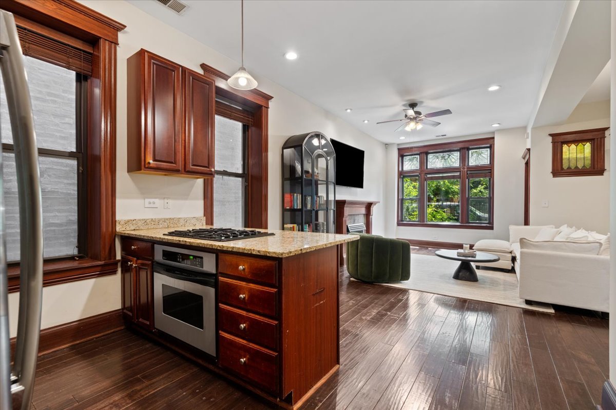 2044 W HADDON Avenue Unit: 1