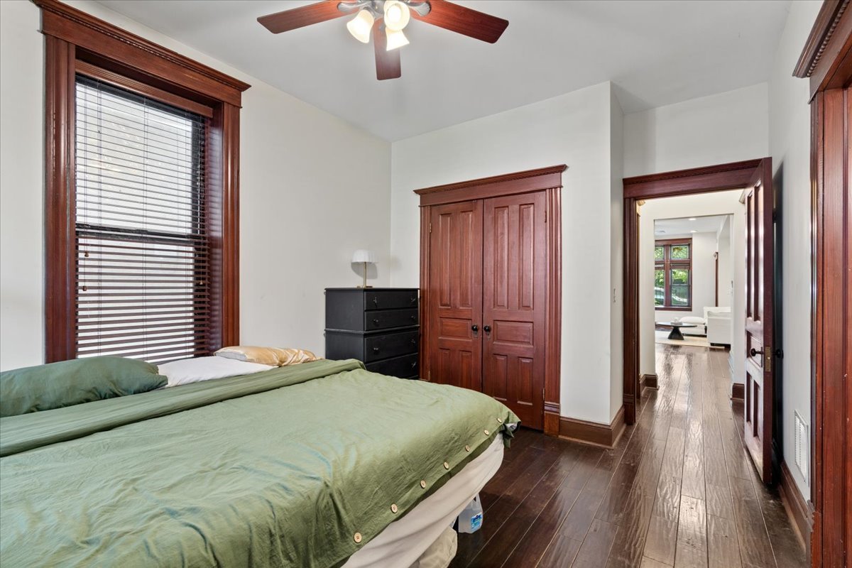 2044 W HADDON Avenue Unit: 1